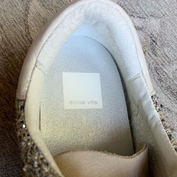 Dolce Vita Zina Silver Sneakers Size 8.5 NWOT Women’s Shoes - Picture 14 of 17